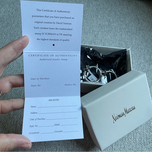 NWT David Yurman Hoop Earrings - Picture 3 of 6